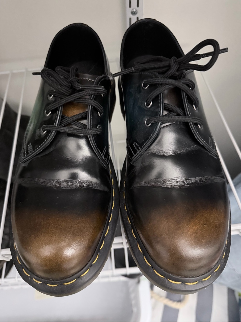Woman’s Black-to-Brown Gradient Lace-Up Shoes